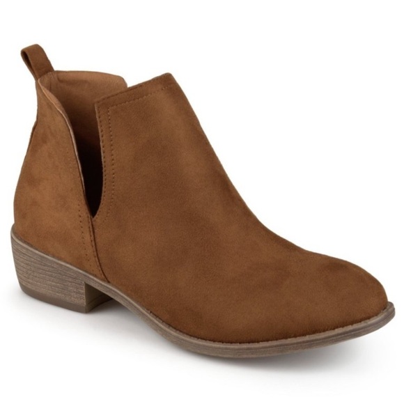 Journee Collection Women Rimi Pull On
Stacked Heel Booties, Camel 7.5 - Picture 1 of 7